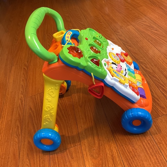 V tech Sit to Stand Learning Walker - Picture 3 of 7